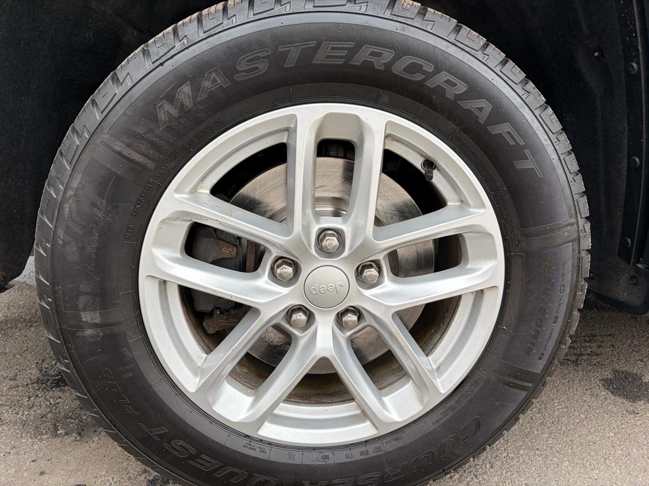 Jeep Grand Cherokee L Laredo 4WD 2021