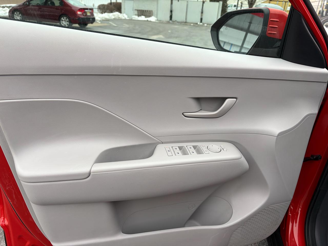 Hyundai Kona SE 2024