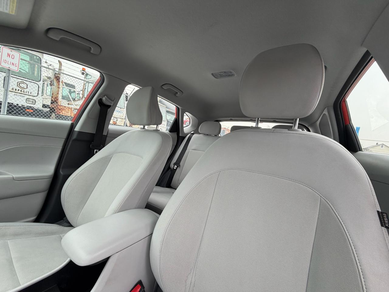 Hyundai Kona SE 2024