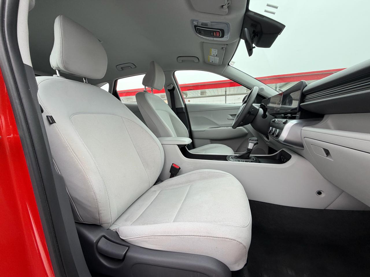 Hyundai Kona SE 2024