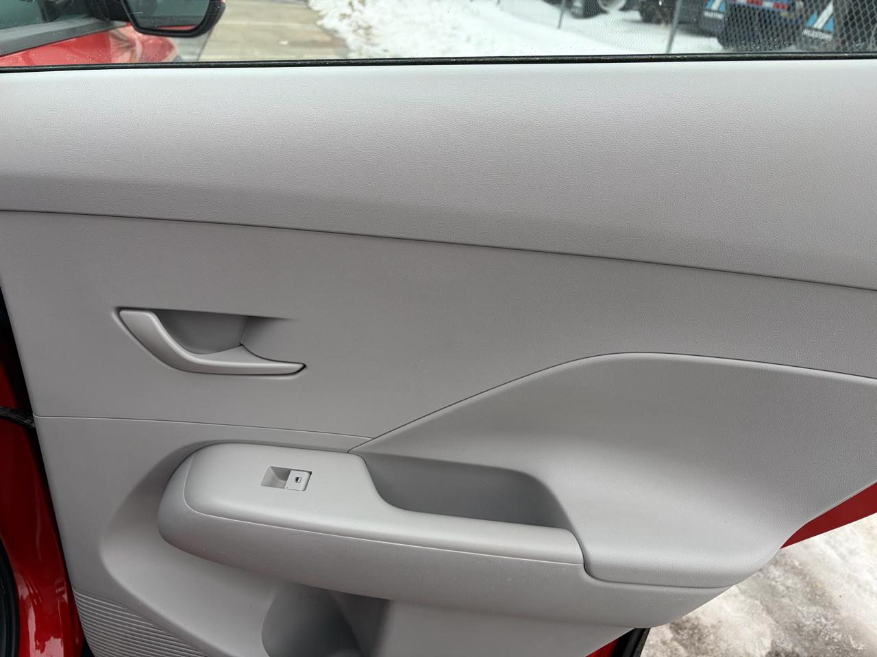 Hyundai Kona SE 2024