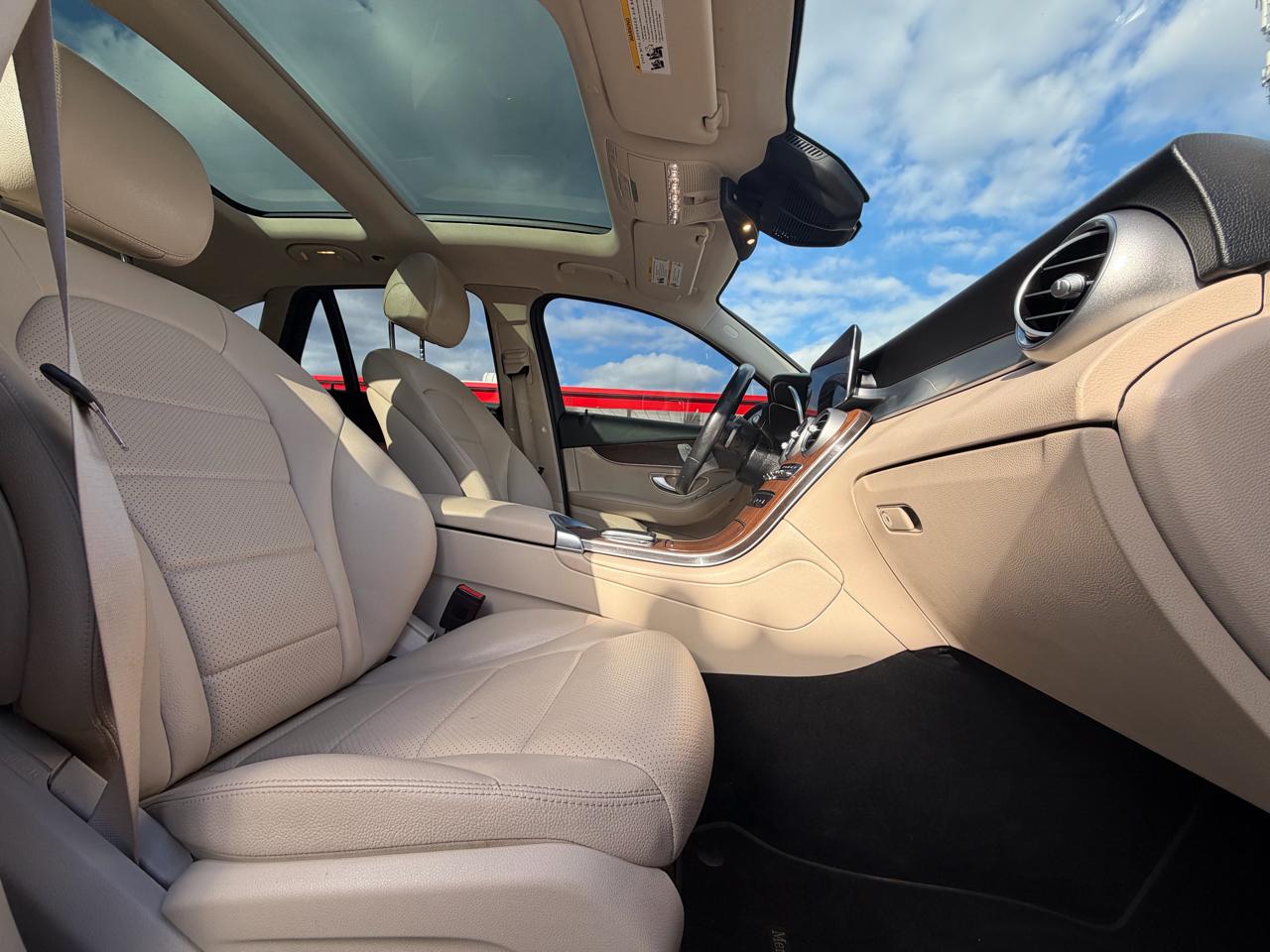 Mercedes-Benz GLC-Class GLC300 4MATIC 2021