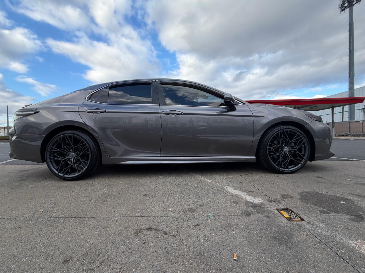 Toyota Camry SE Nightshade Auto (Natl) 2019