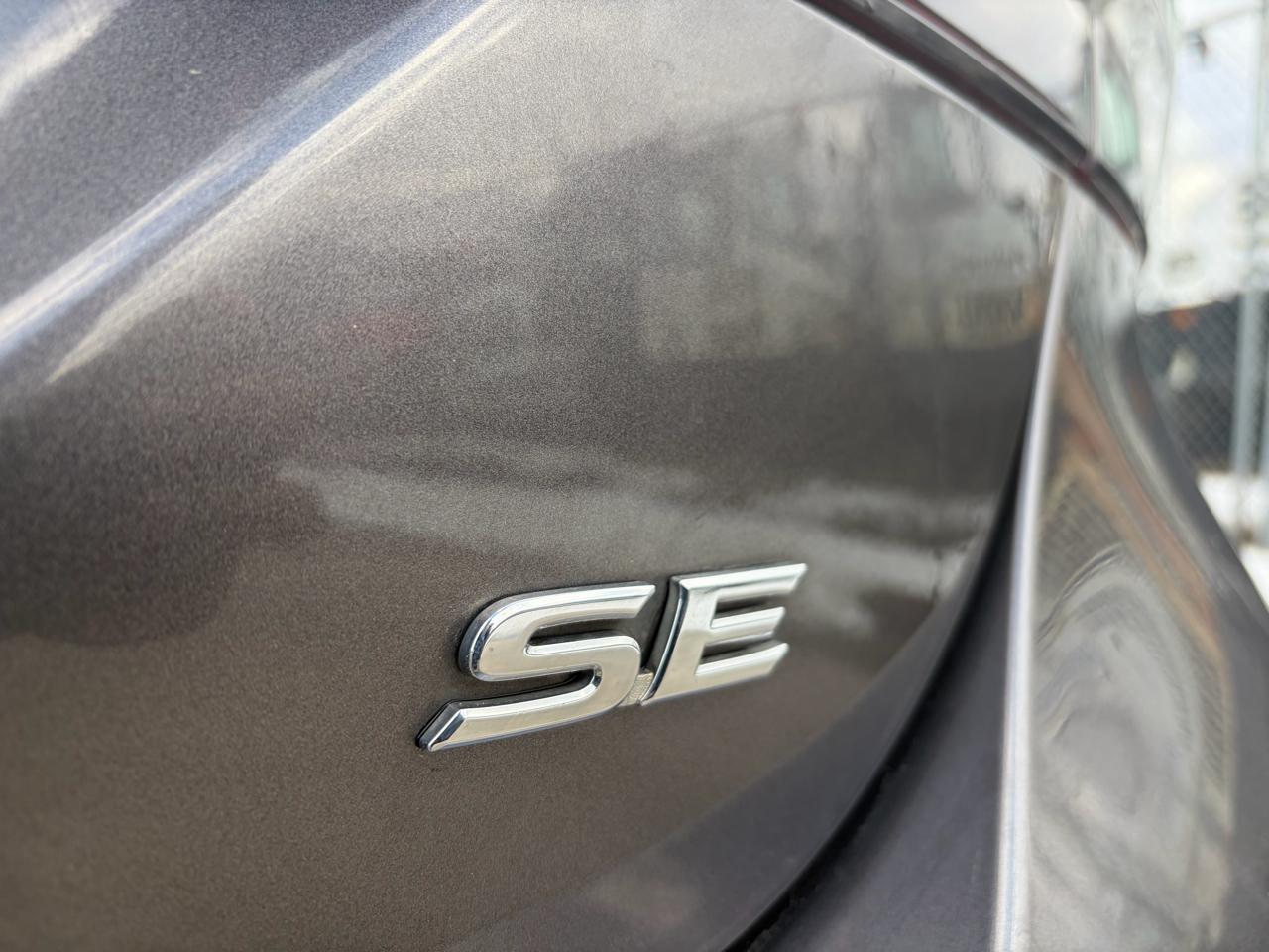 Toyota Camry SE Nightshade Auto (Natl) 2019