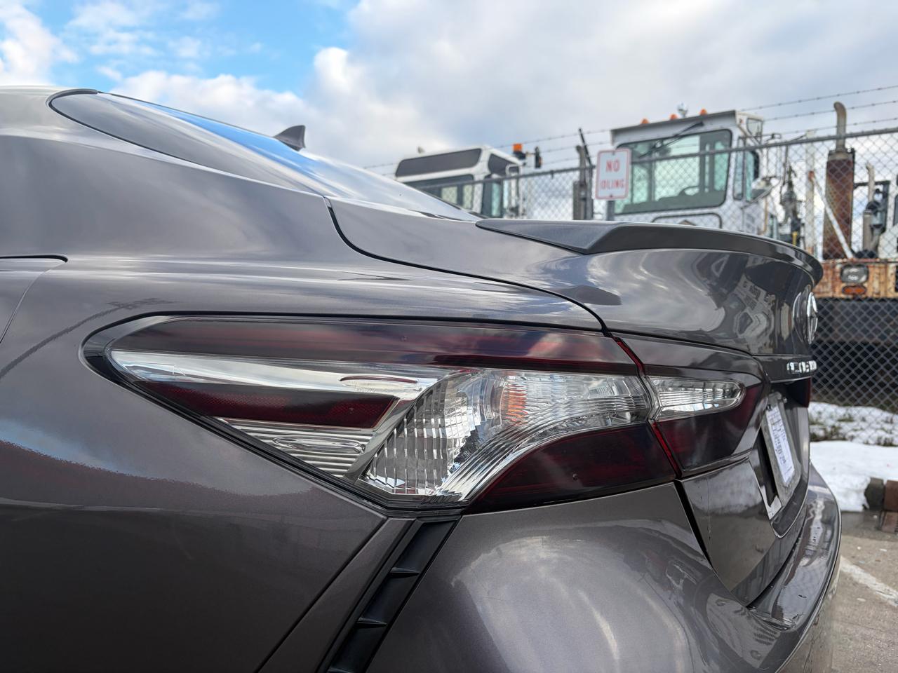 Toyota Camry SE Nightshade Auto (Natl) 2019