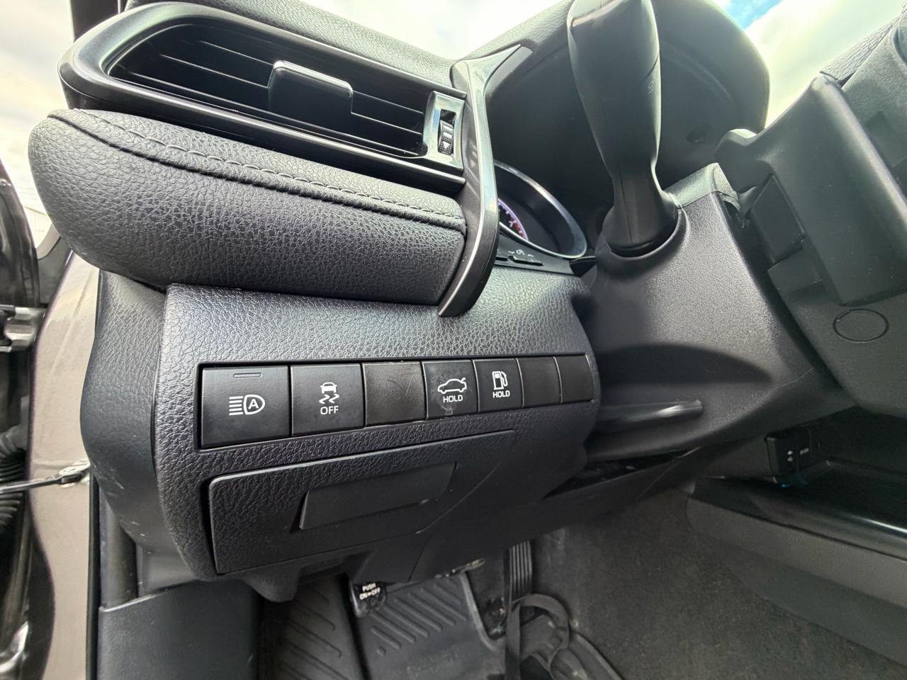 Toyota Camry SE Nightshade Auto (Natl) 2019