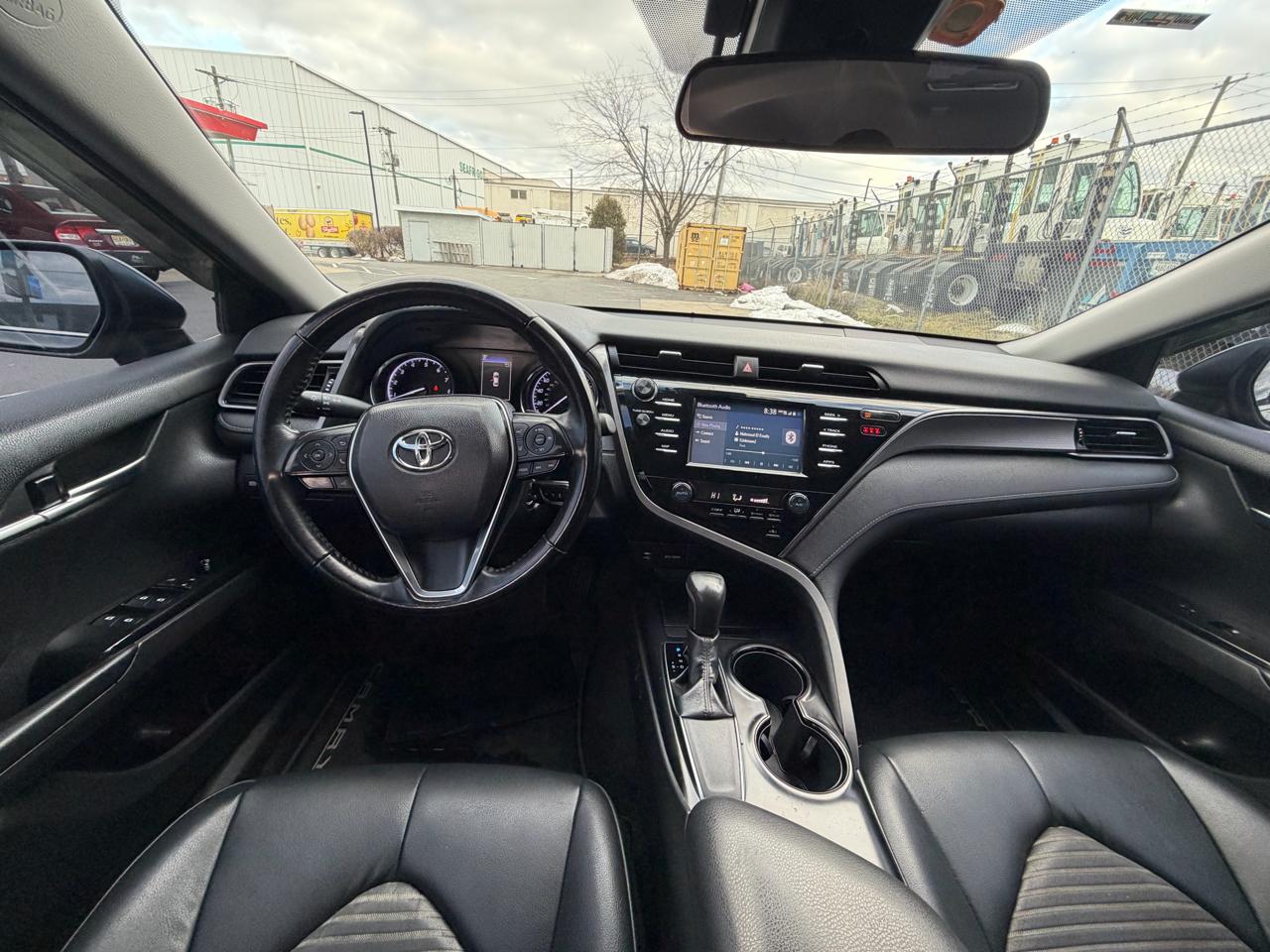 Toyota Camry SE Nightshade Auto (Natl) 2019