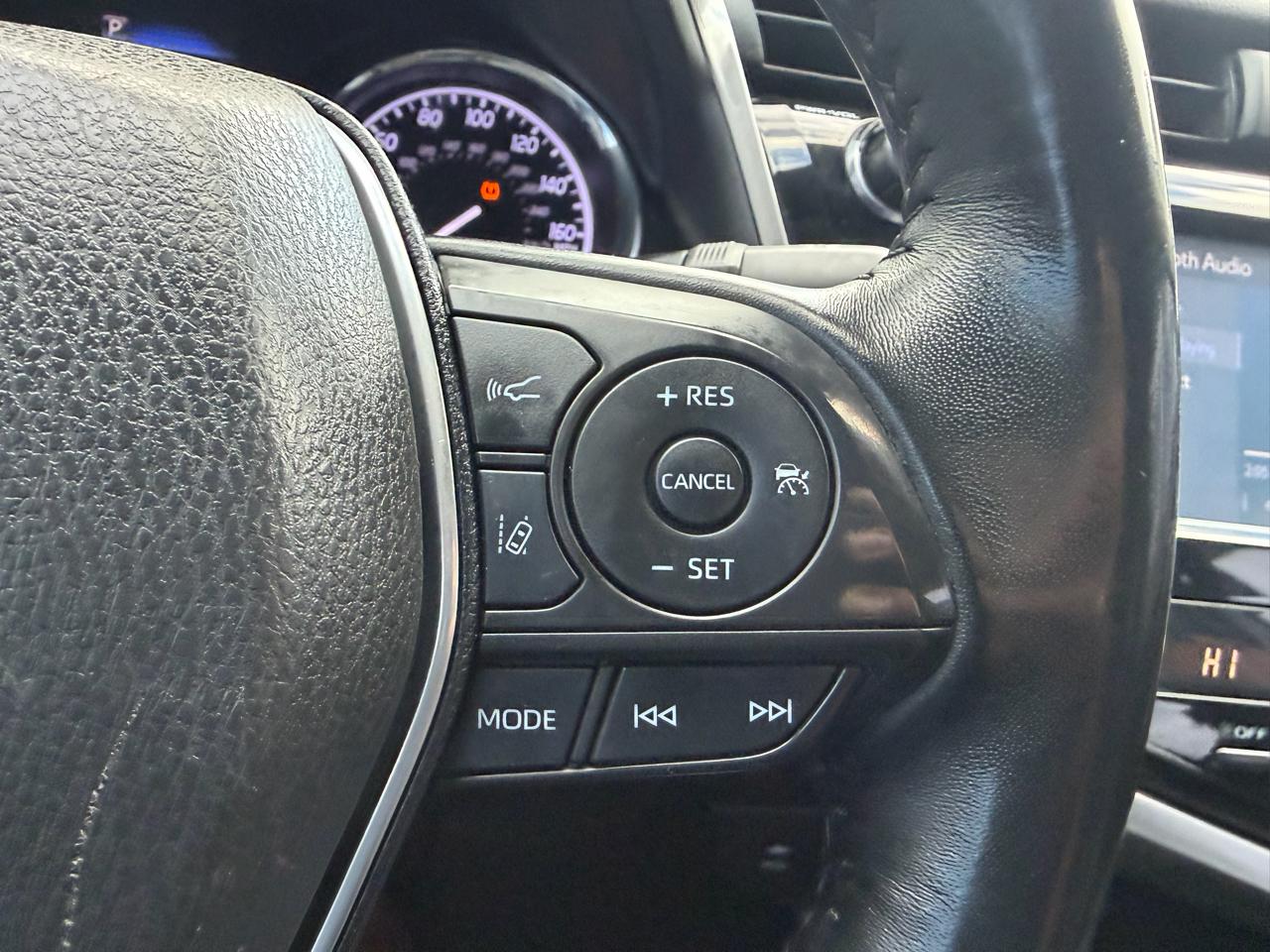 Toyota Camry SE Nightshade Auto (Natl) 2019