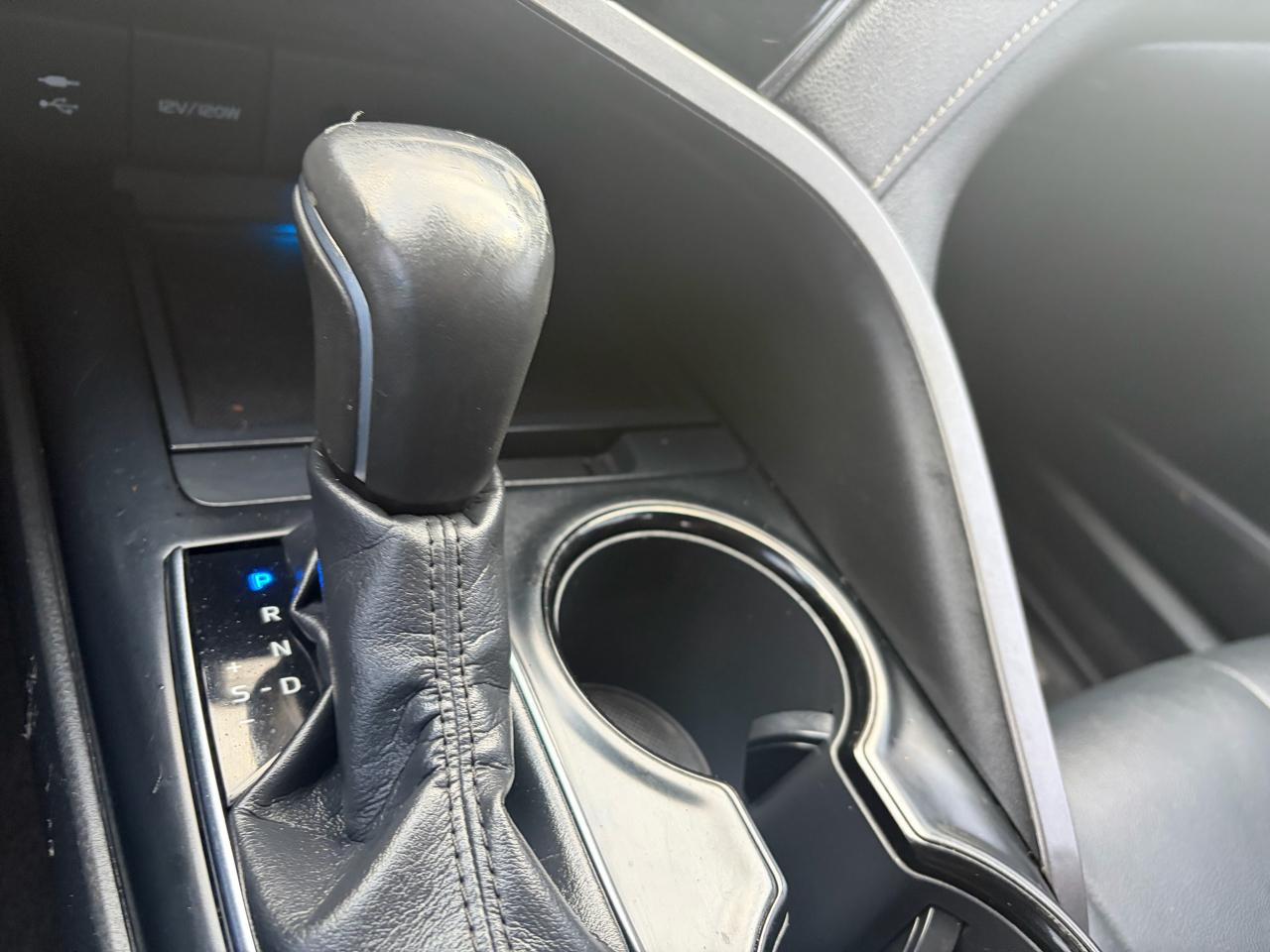 Toyota Camry SE Nightshade Auto (Natl) 2019