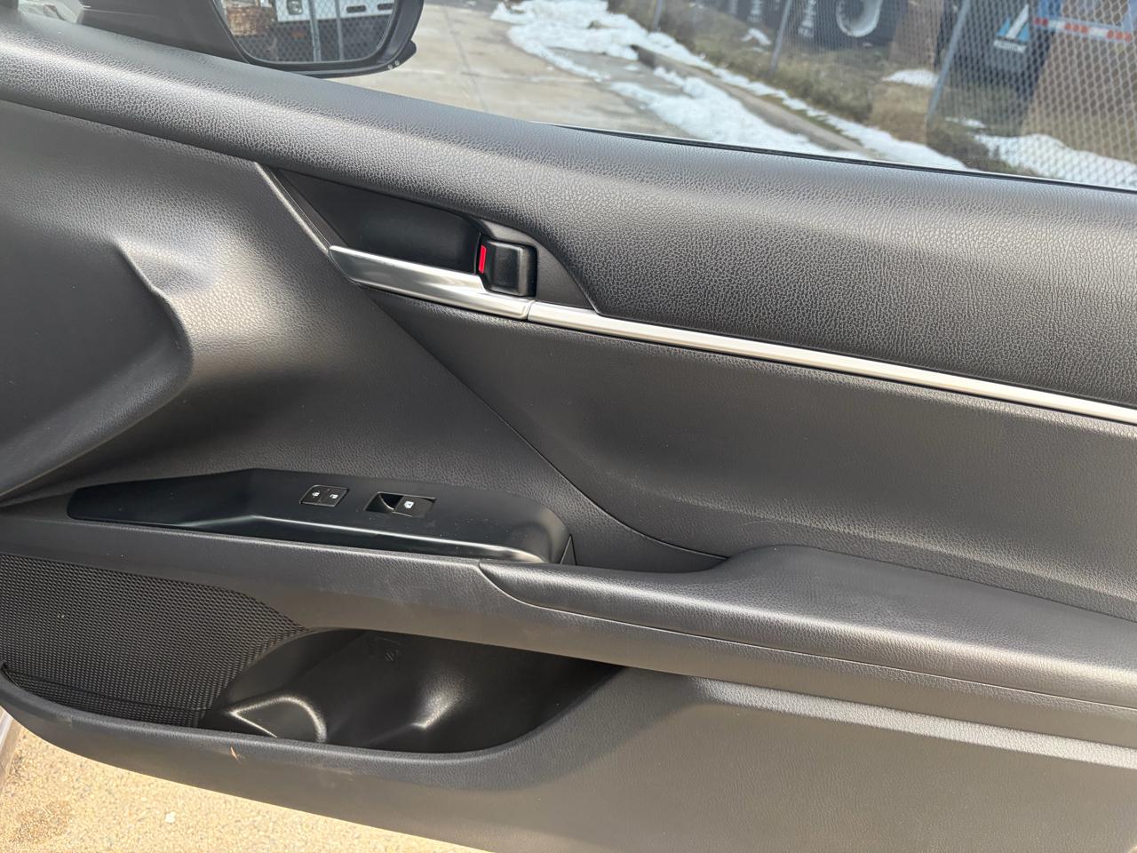 Toyota Camry SE Nightshade Auto (Natl) 2019