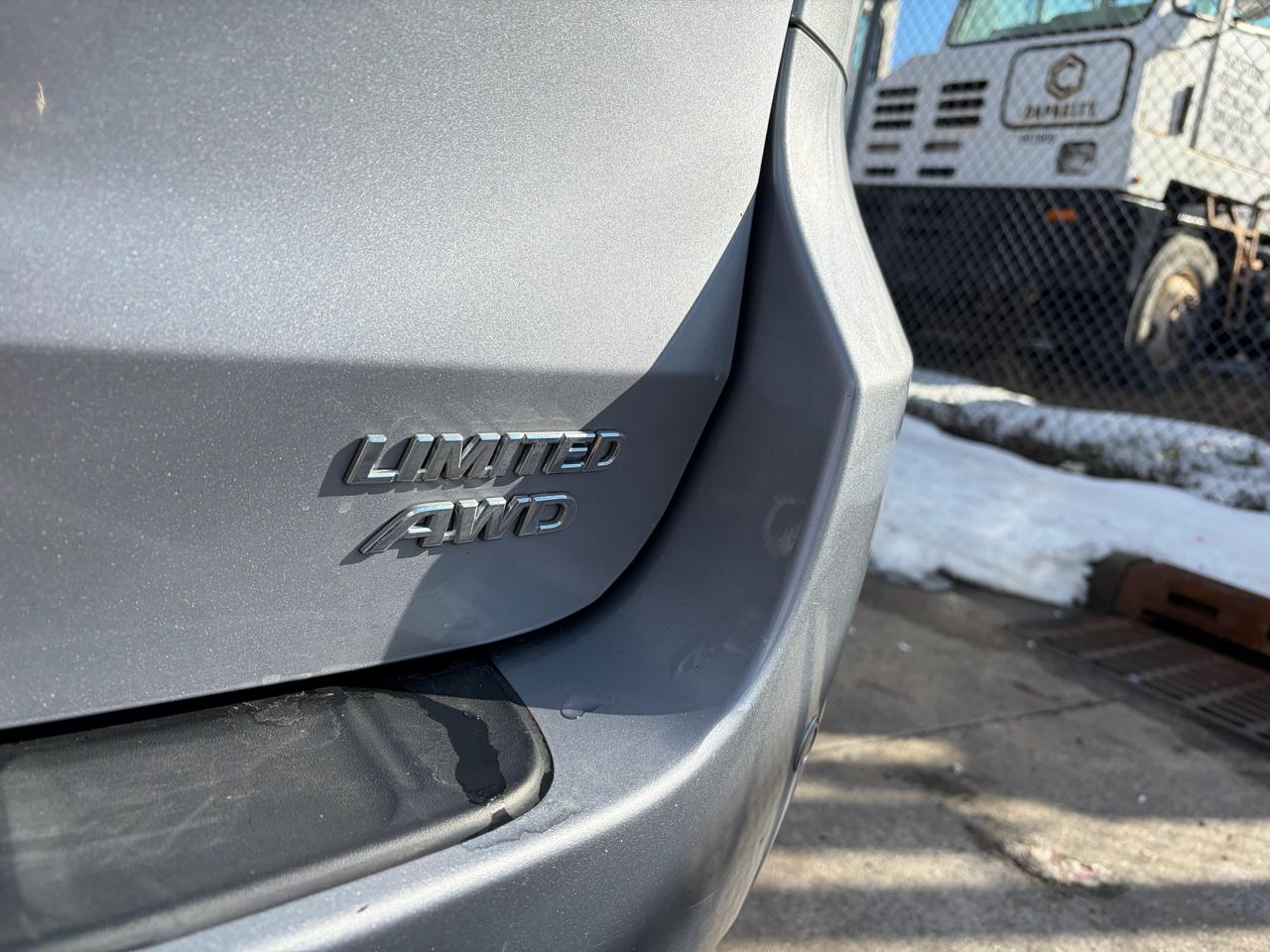 Toyota Sienna XLE 7-Passenger AWD 2017