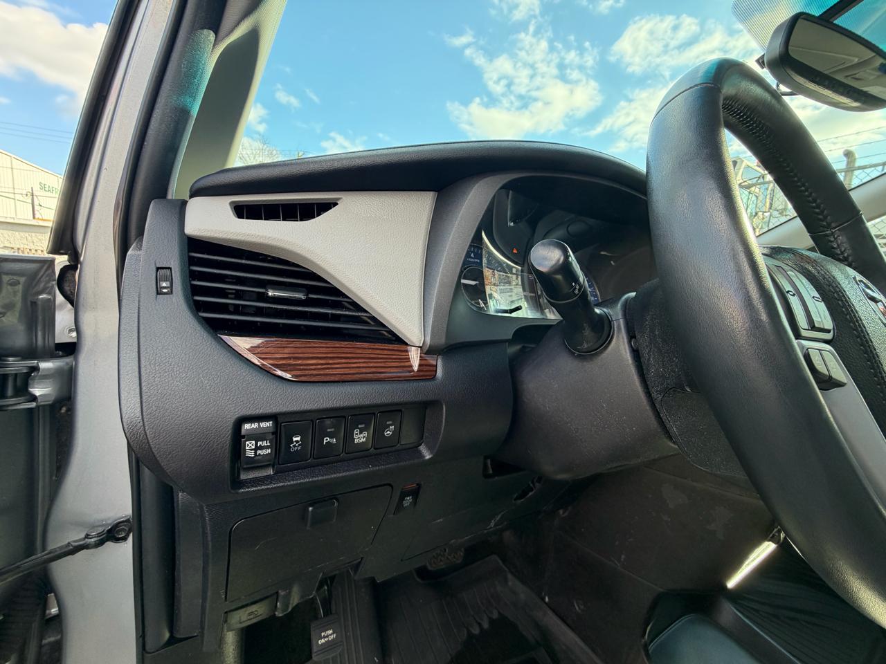 Toyota Sienna XLE 7-Passenger AWD 2017