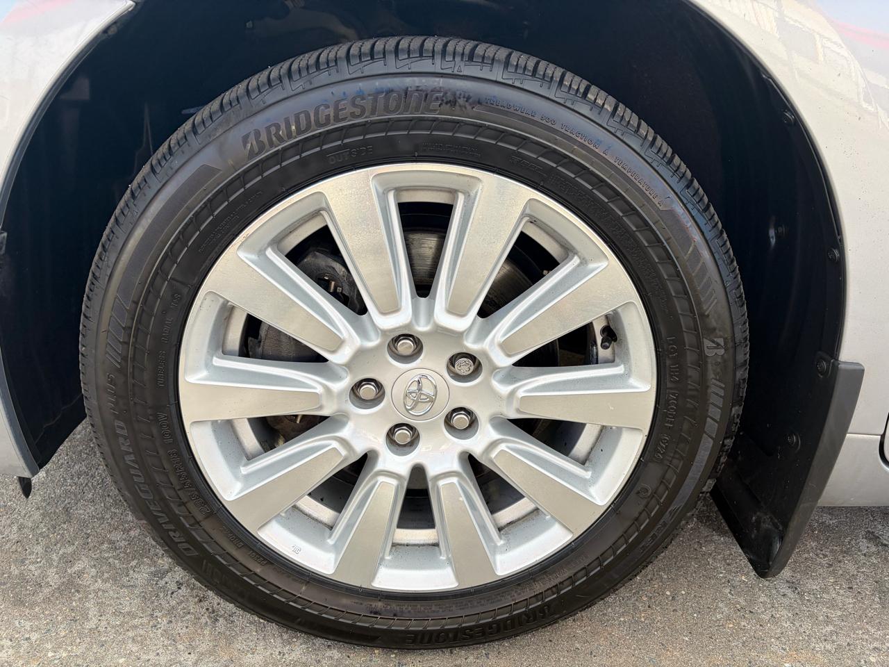 Toyota Sienna XLE 7-Passenger AWD 2017