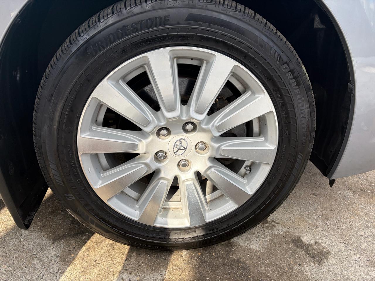 Toyota Sienna XLE 7-Passenger AWD 2017