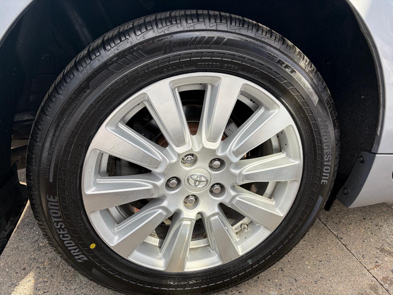 Toyota Sienna XLE 7-Passenger AWD 2017