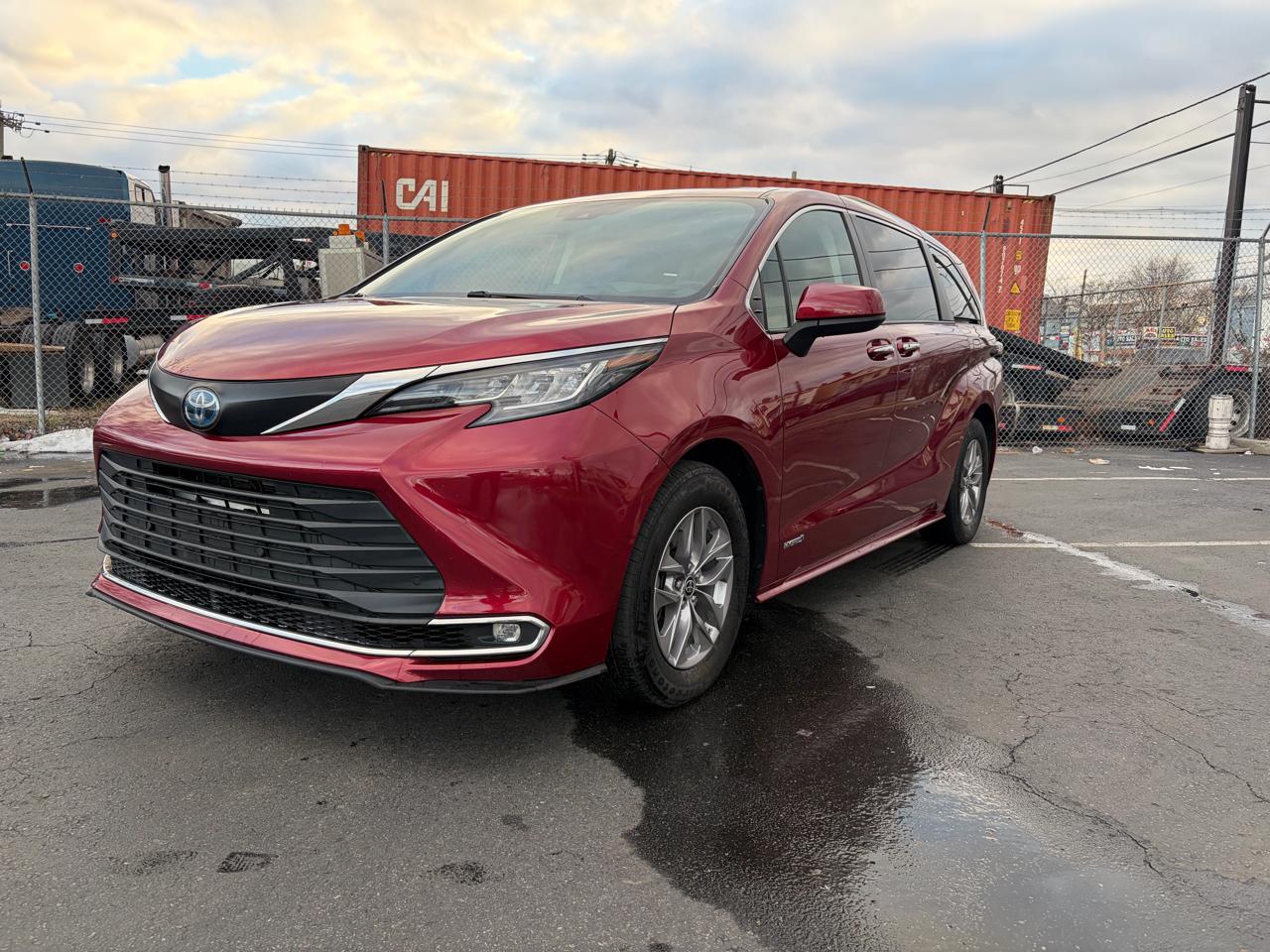 Toyota Sienna XLE 7-Passenger 2021