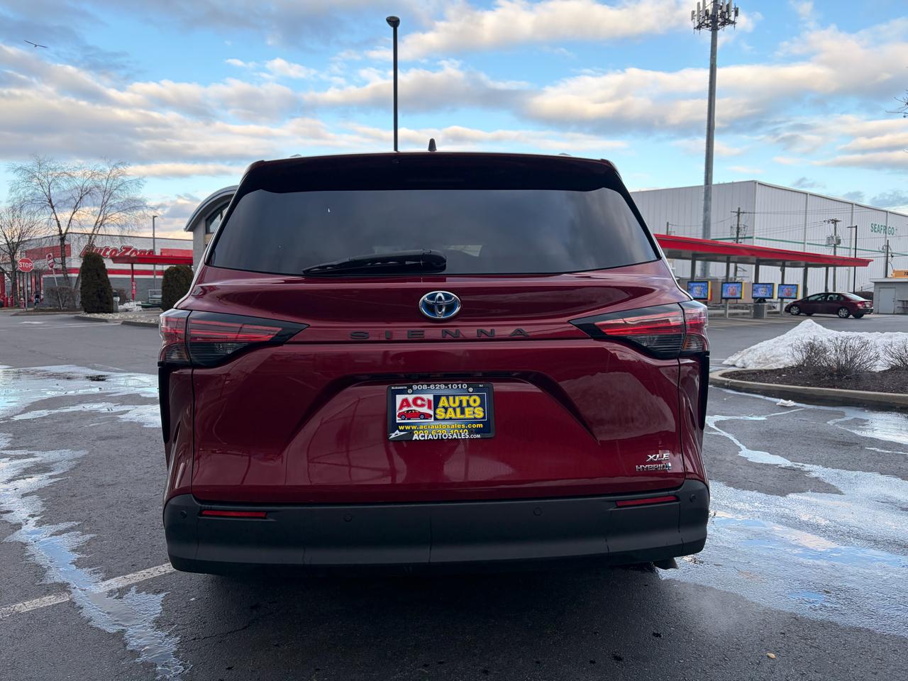 Toyota Sienna XLE 7-Passenger 2021