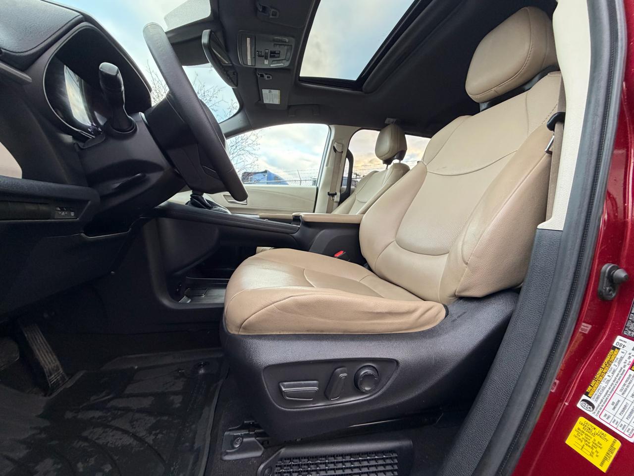 Toyota Sienna XLE 7-Passenger 2021