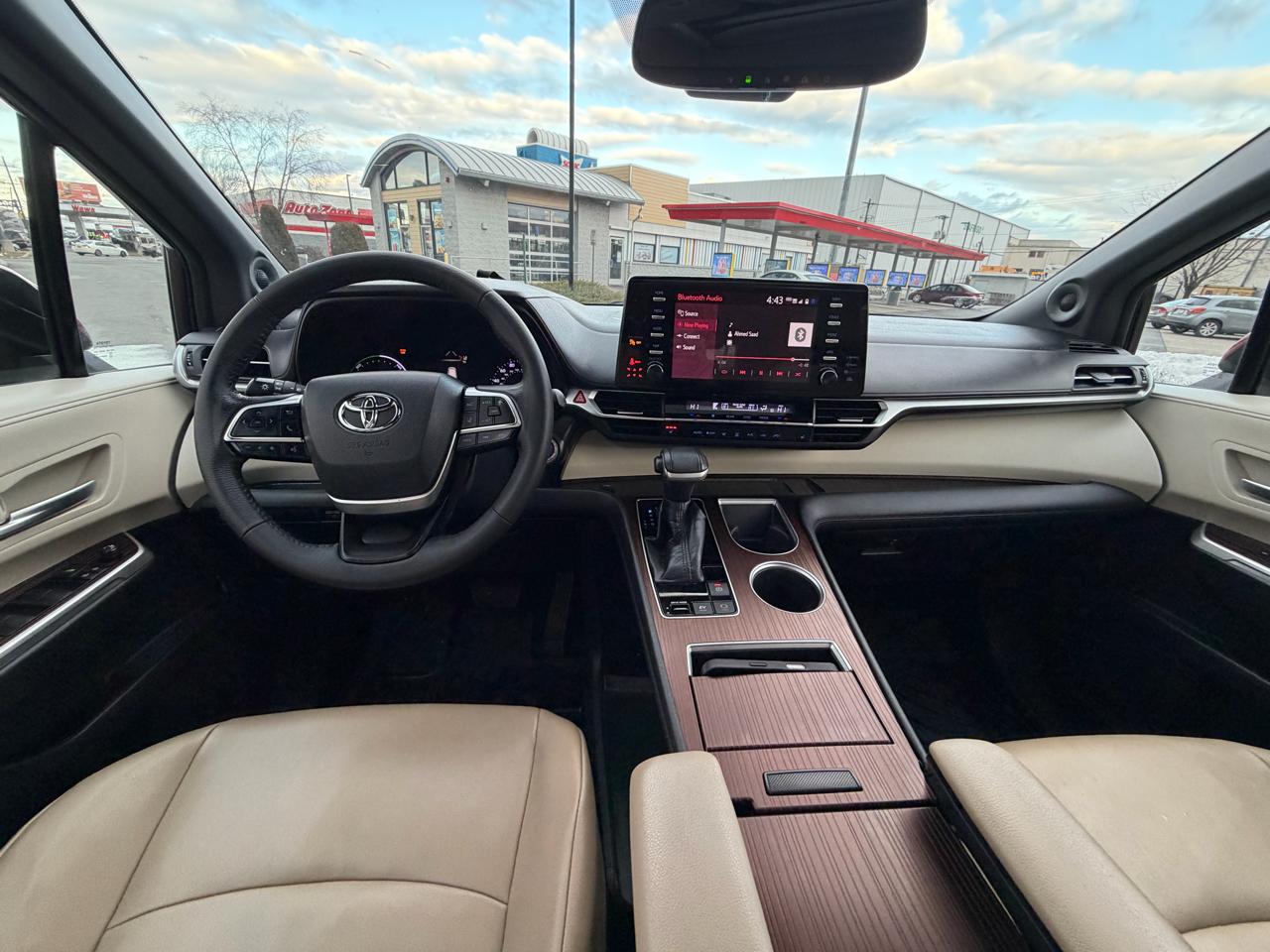 Toyota Sienna XLE 7-Passenger 2021