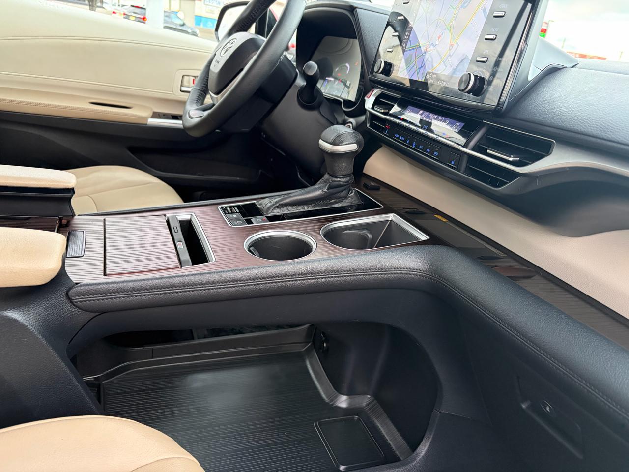 Toyota Sienna XLE 7-Passenger 2021