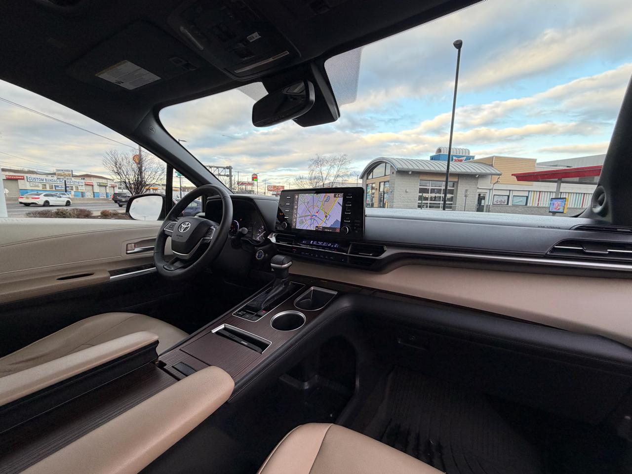 Toyota Sienna XLE 7-Passenger 2021