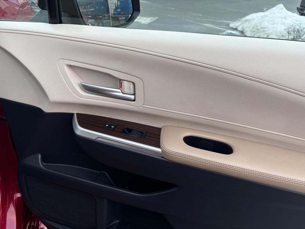 Toyota Sienna XLE 7-Passenger 2021