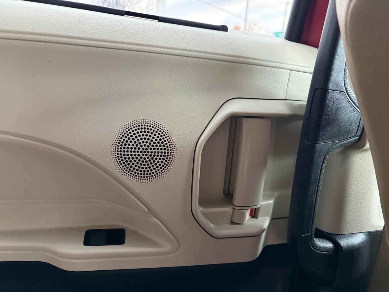 Toyota Sienna XLE 7-Passenger 2021