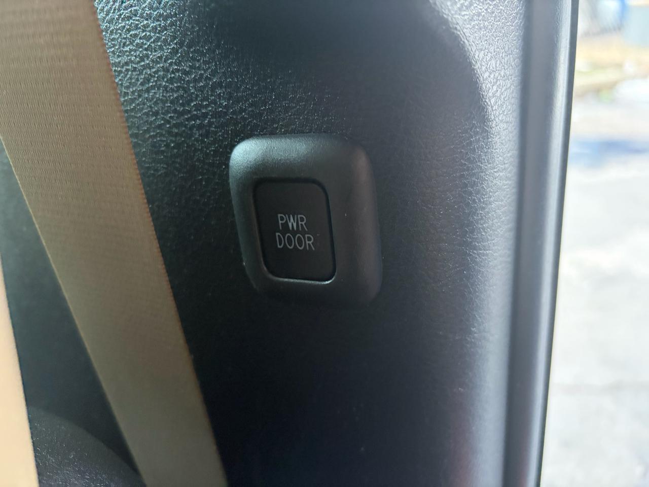 Toyota Sienna XLE 7-Passenger 2021