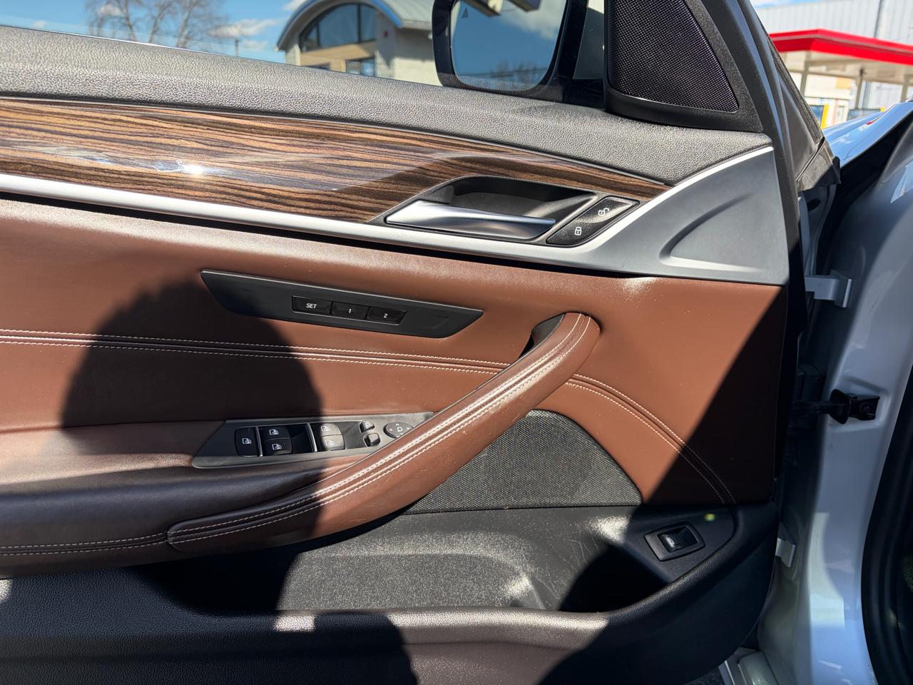 BMW 5-Series 530i 2019