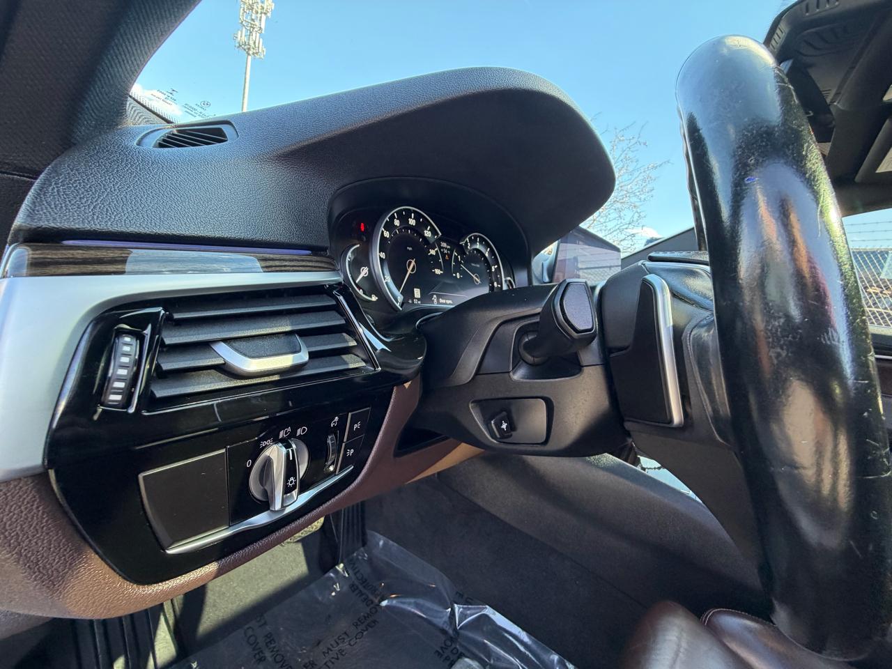 BMW 5-Series 530i 2019