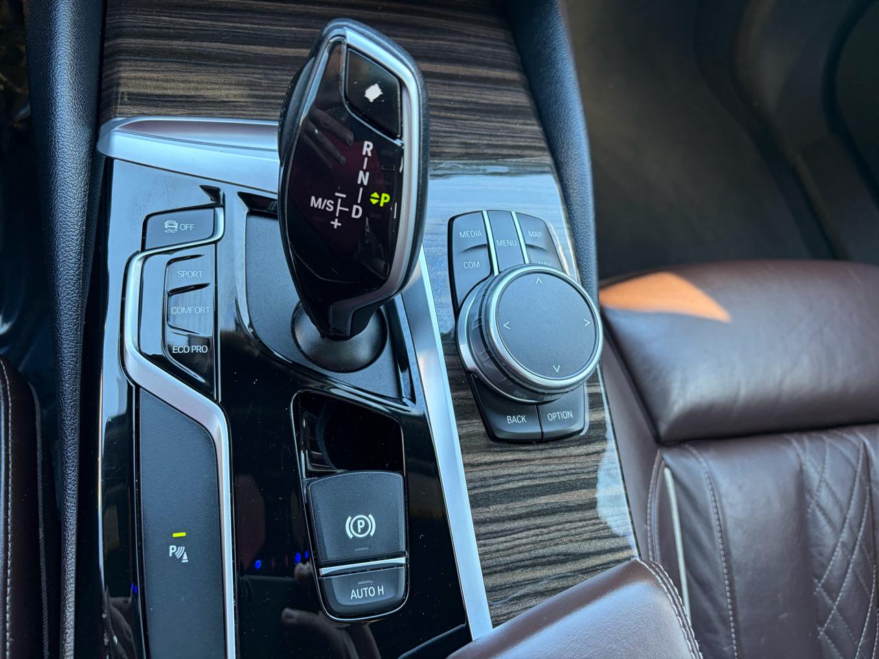 BMW 5-Series 530i 2019