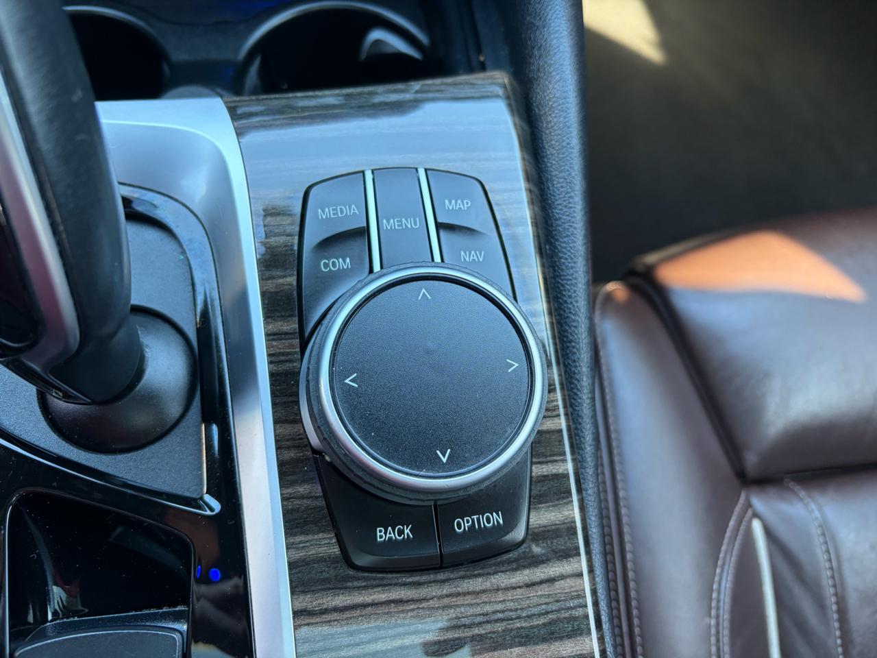 BMW 5-Series 530i 2019