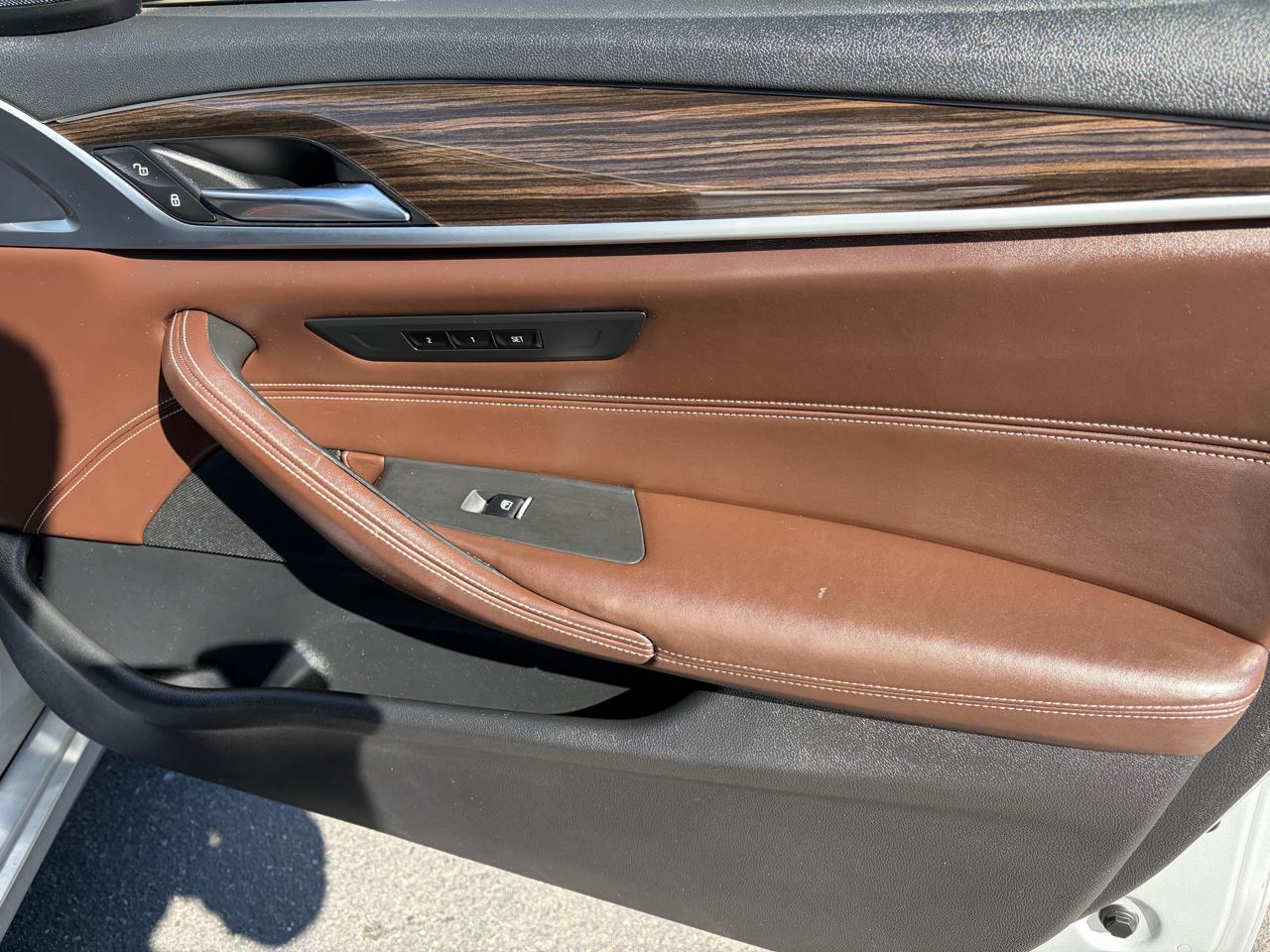 BMW 5-Series 530i 2019