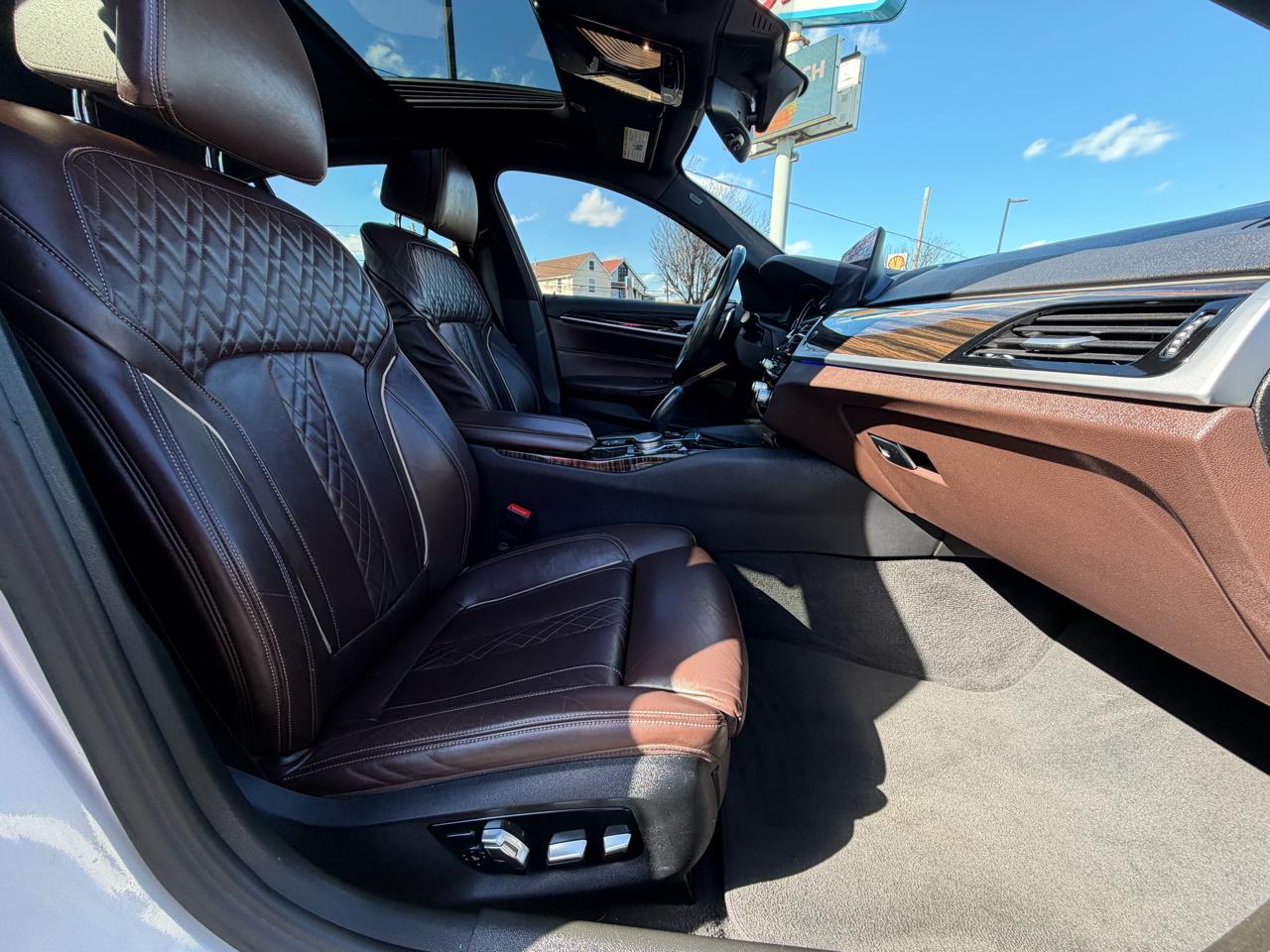 BMW 5-Series 530i 2019