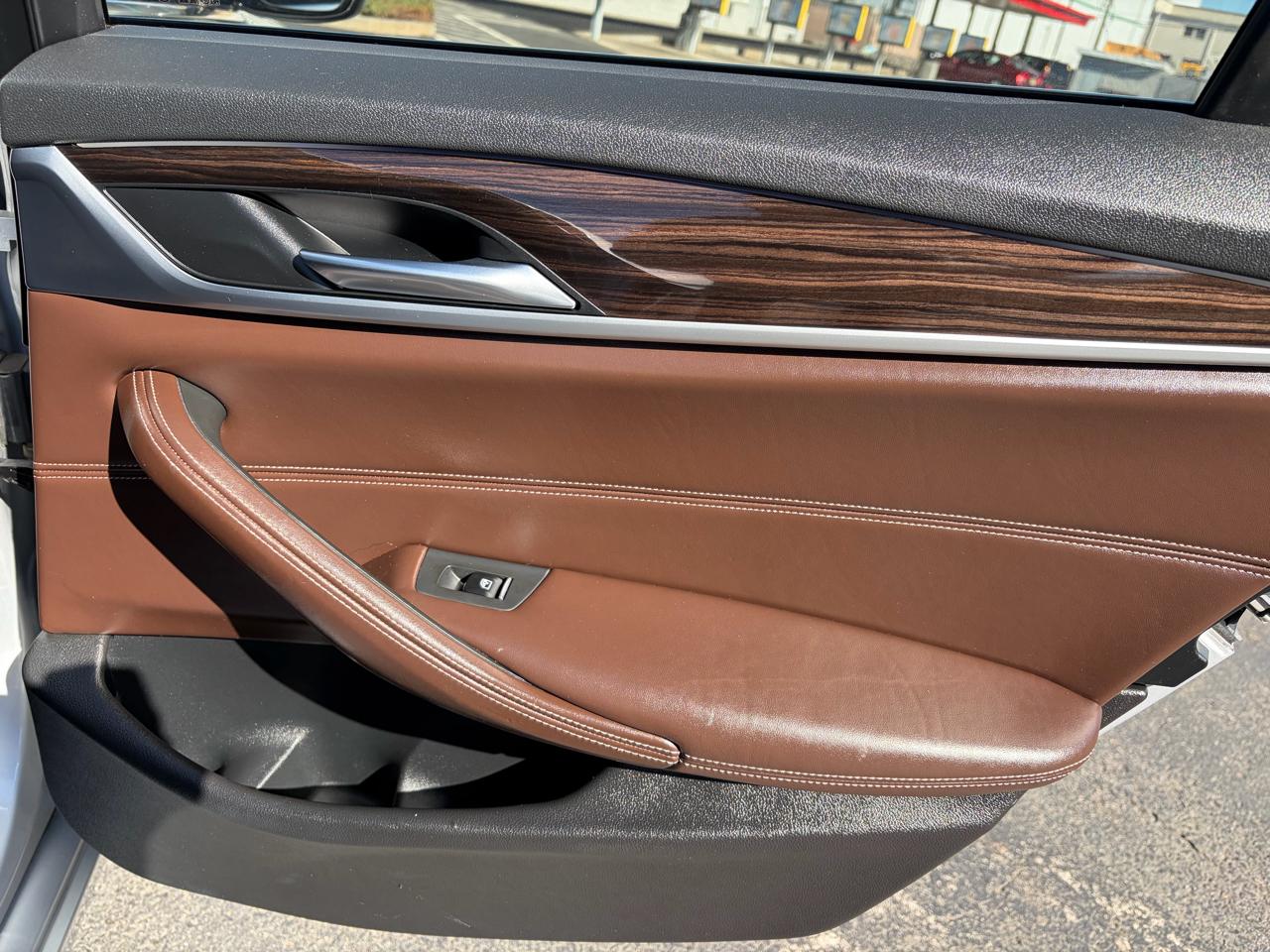 BMW 5-Series 530i 2019