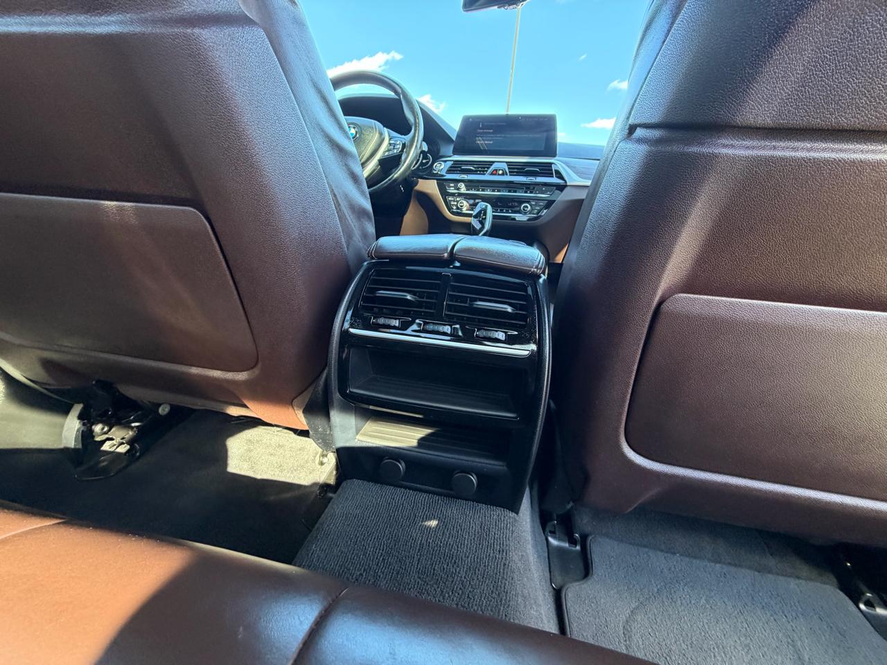 BMW 5-Series 530i 2019