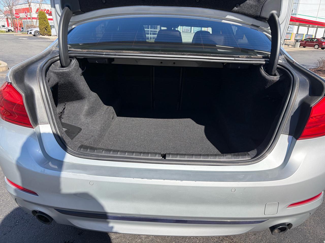 BMW 5-Series 530i 2019