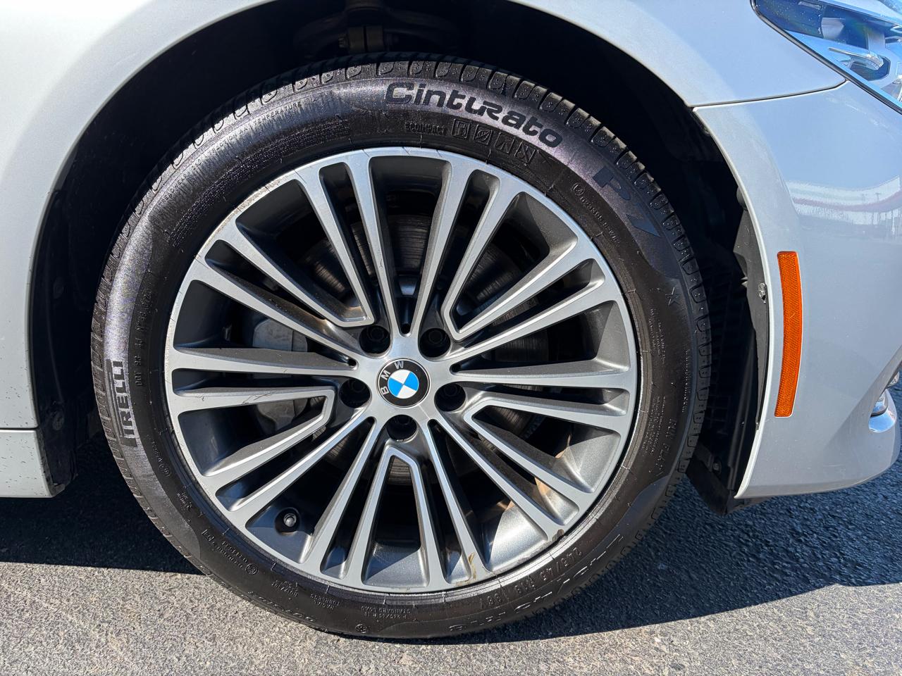 BMW 5-Series 530i 2019