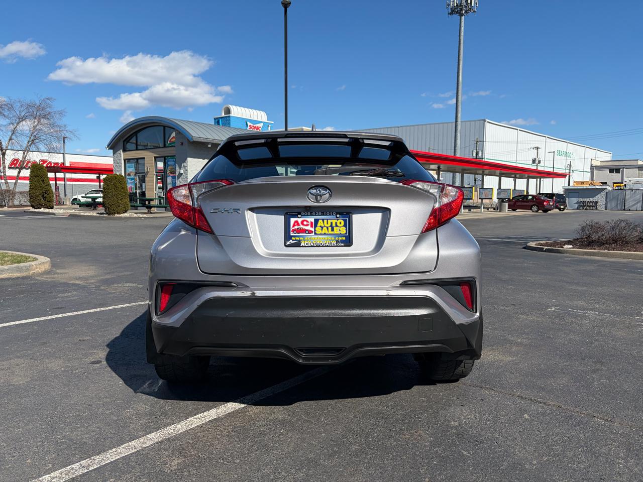 Toyota C-HR XLE 2018