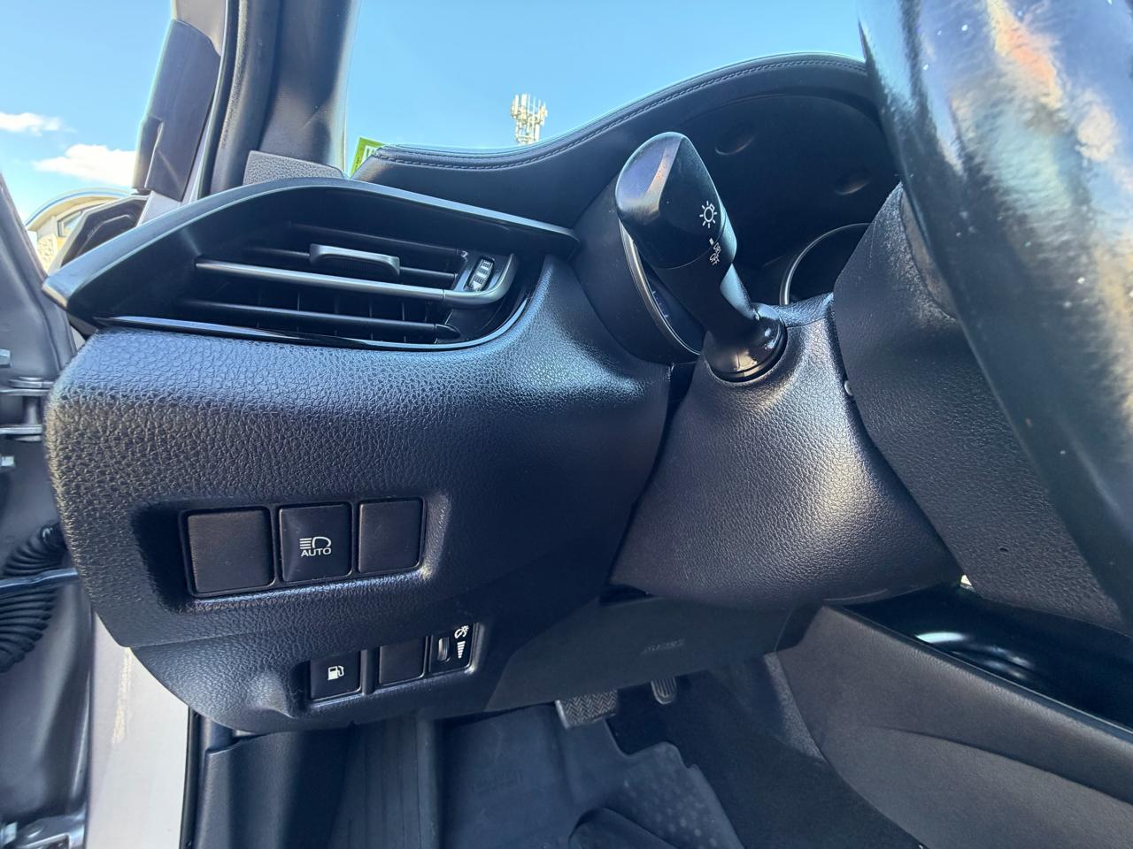 Toyota C-HR XLE 2018