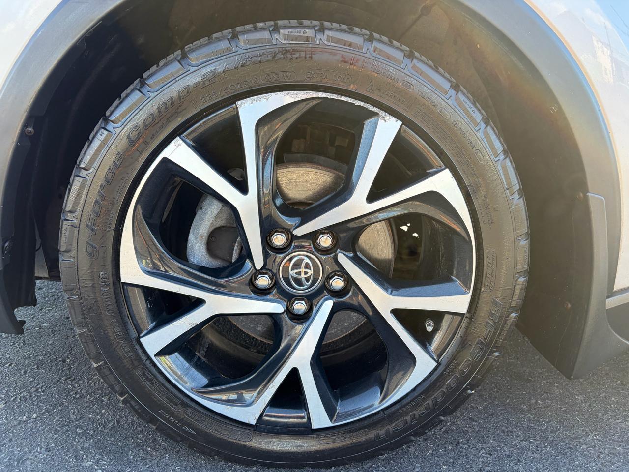 Toyota C-HR XLE 2018