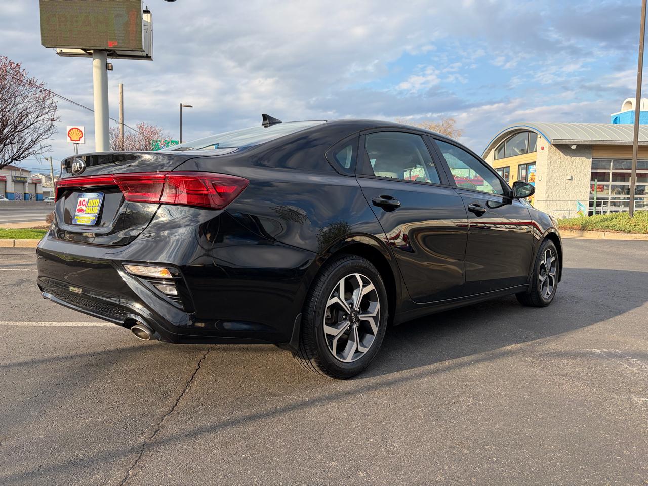 View vehicle photo 7