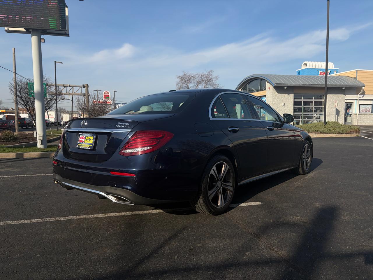 Mercedes-Benz E-Class E300 Luxury 4MATIC Sedan 2017