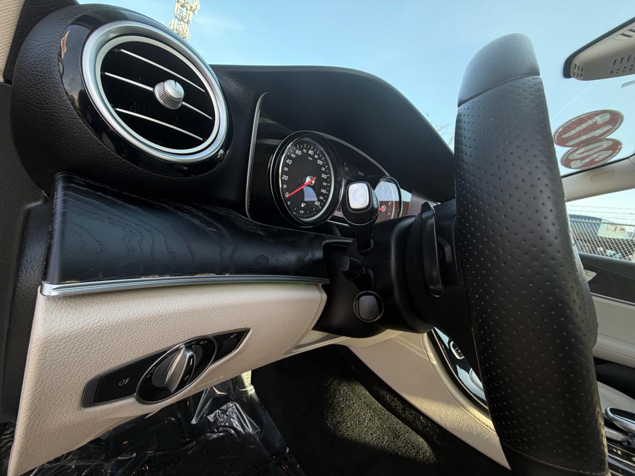 Mercedes-Benz E-Class E300 Luxury 4MATIC Sedan 2017