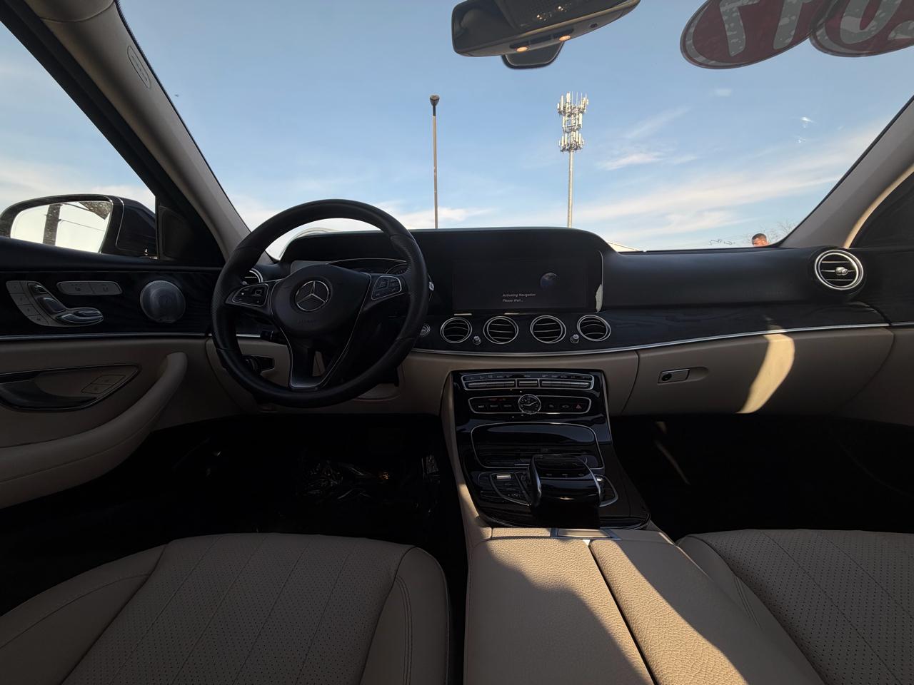 Mercedes-Benz E-Class E300 Luxury 4MATIC Sedan 2017