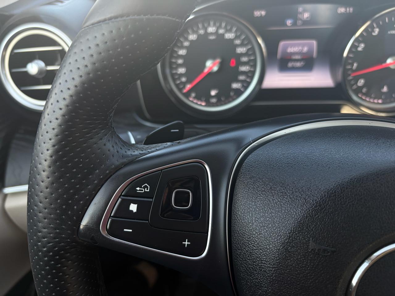 Mercedes-Benz E-Class E300 Luxury 4MATIC Sedan 2017