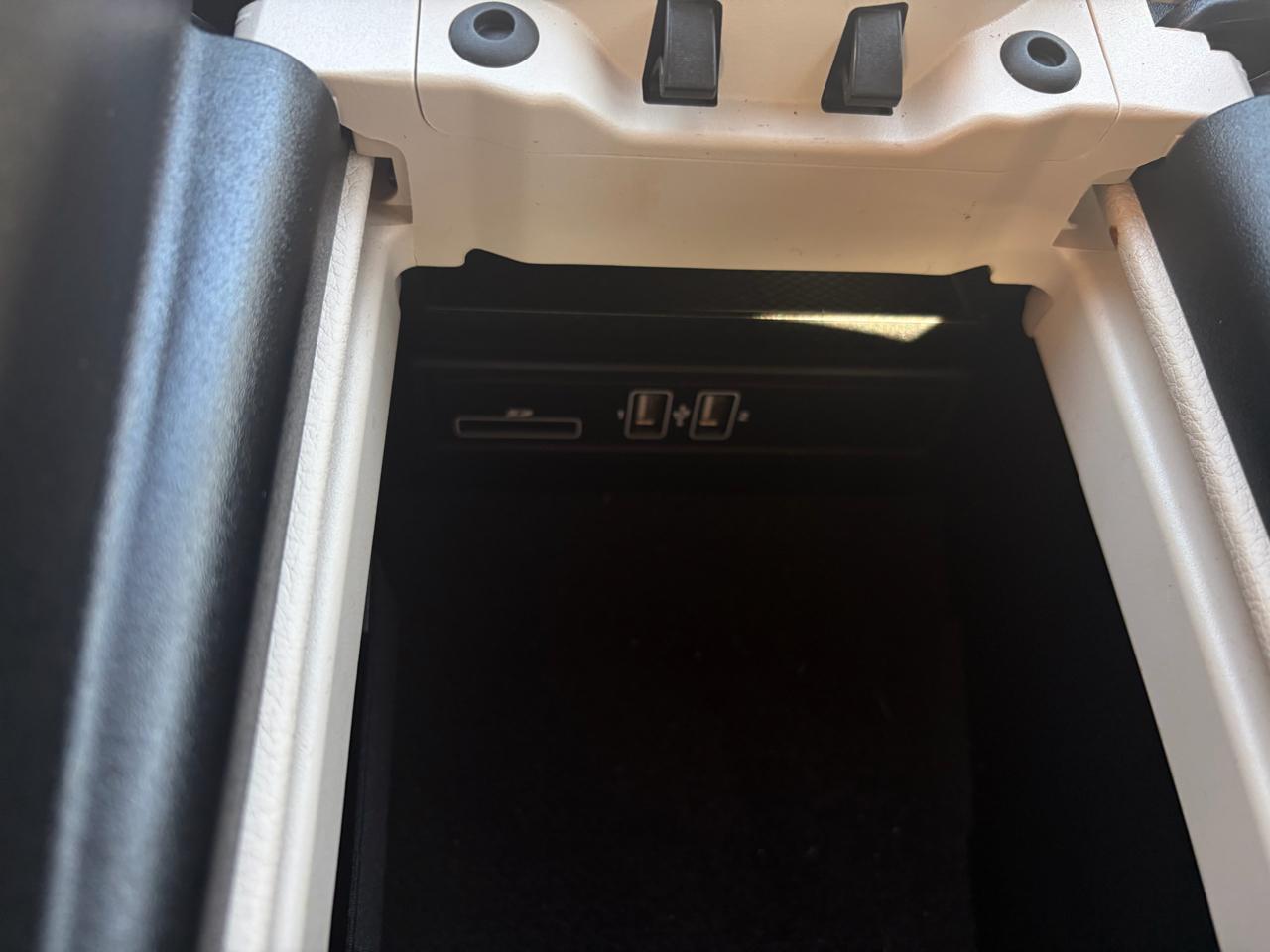 Mercedes-Benz E-Class E300 Luxury 4MATIC Sedan 2017