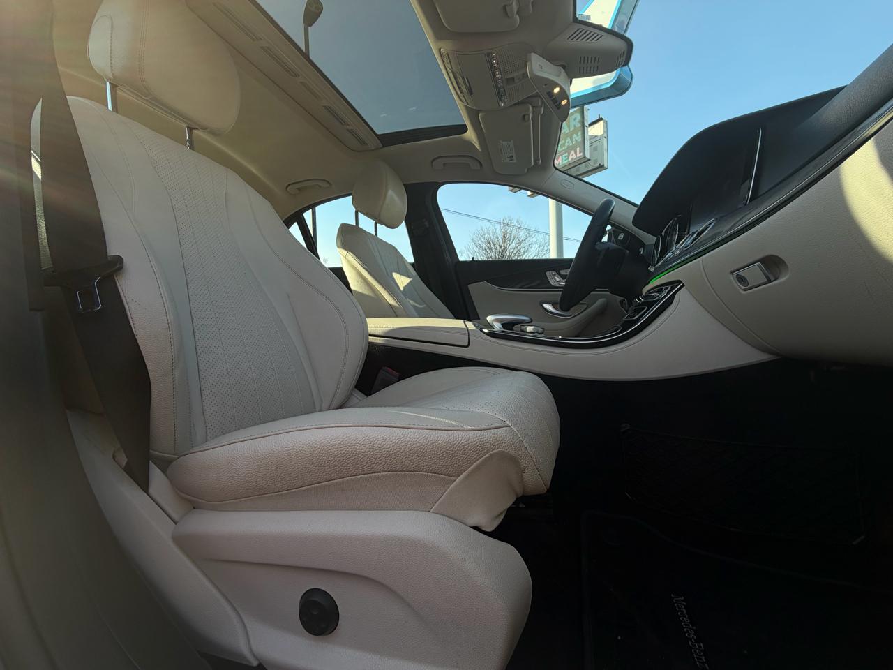 Mercedes-Benz E-Class E300 Luxury 4MATIC Sedan 2017