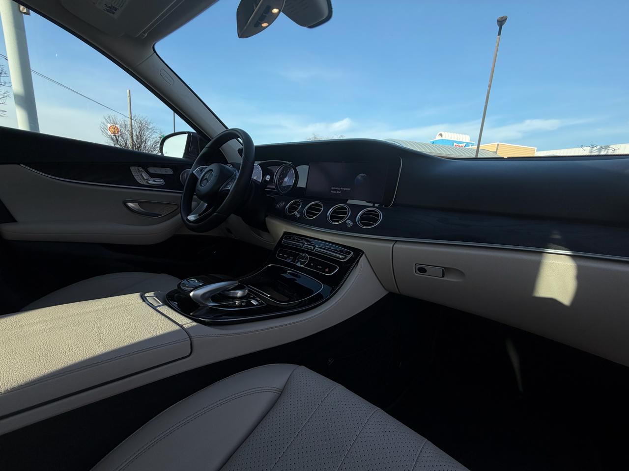 Mercedes-Benz E-Class E300 Luxury 4MATIC Sedan 2017