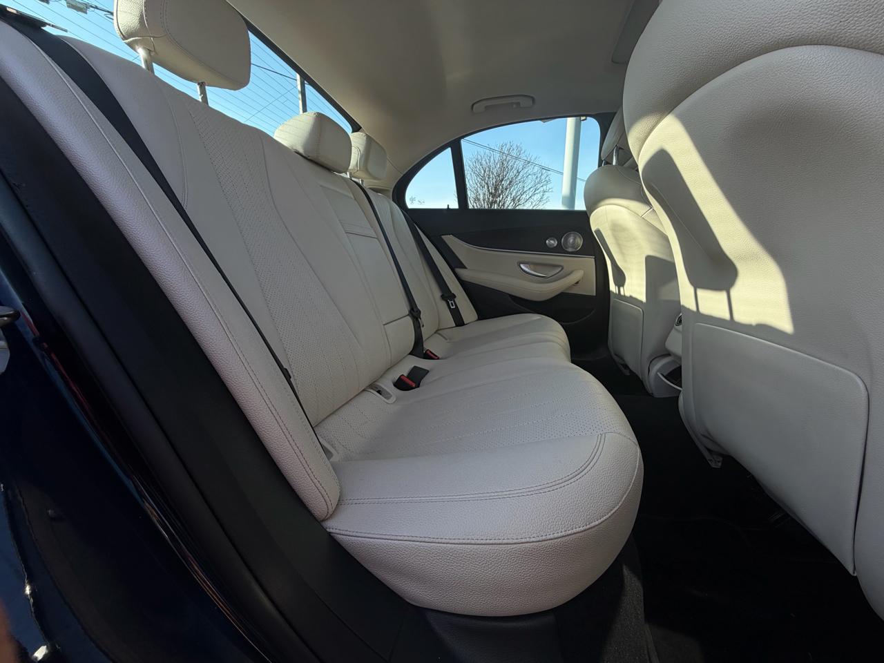 Mercedes-Benz E-Class E300 Luxury 4MATIC Sedan 2017